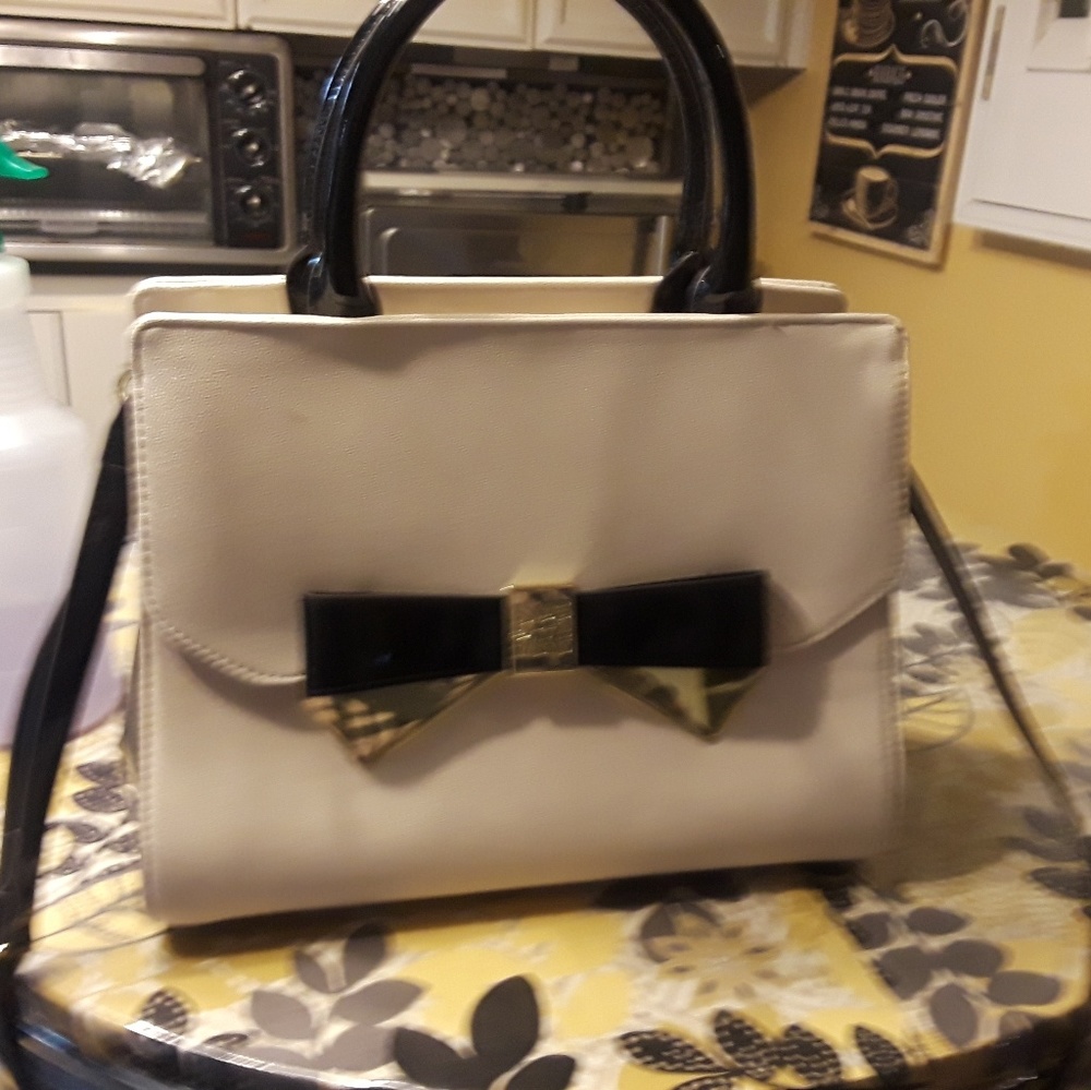 Handbag - Picture 5 of 6